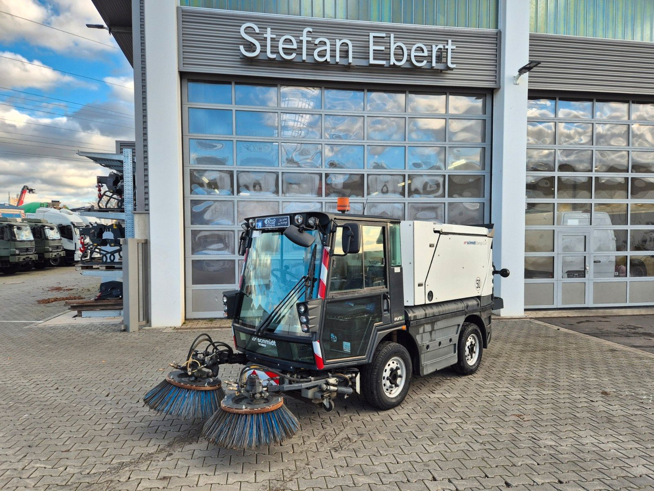 Schmidt Swingo Compact 200+ Klima - מטאטא כבישים: תמונה 2 Schmidt Swingo Compact 200+ Klima - מטאטא כבישים: תמונה 2