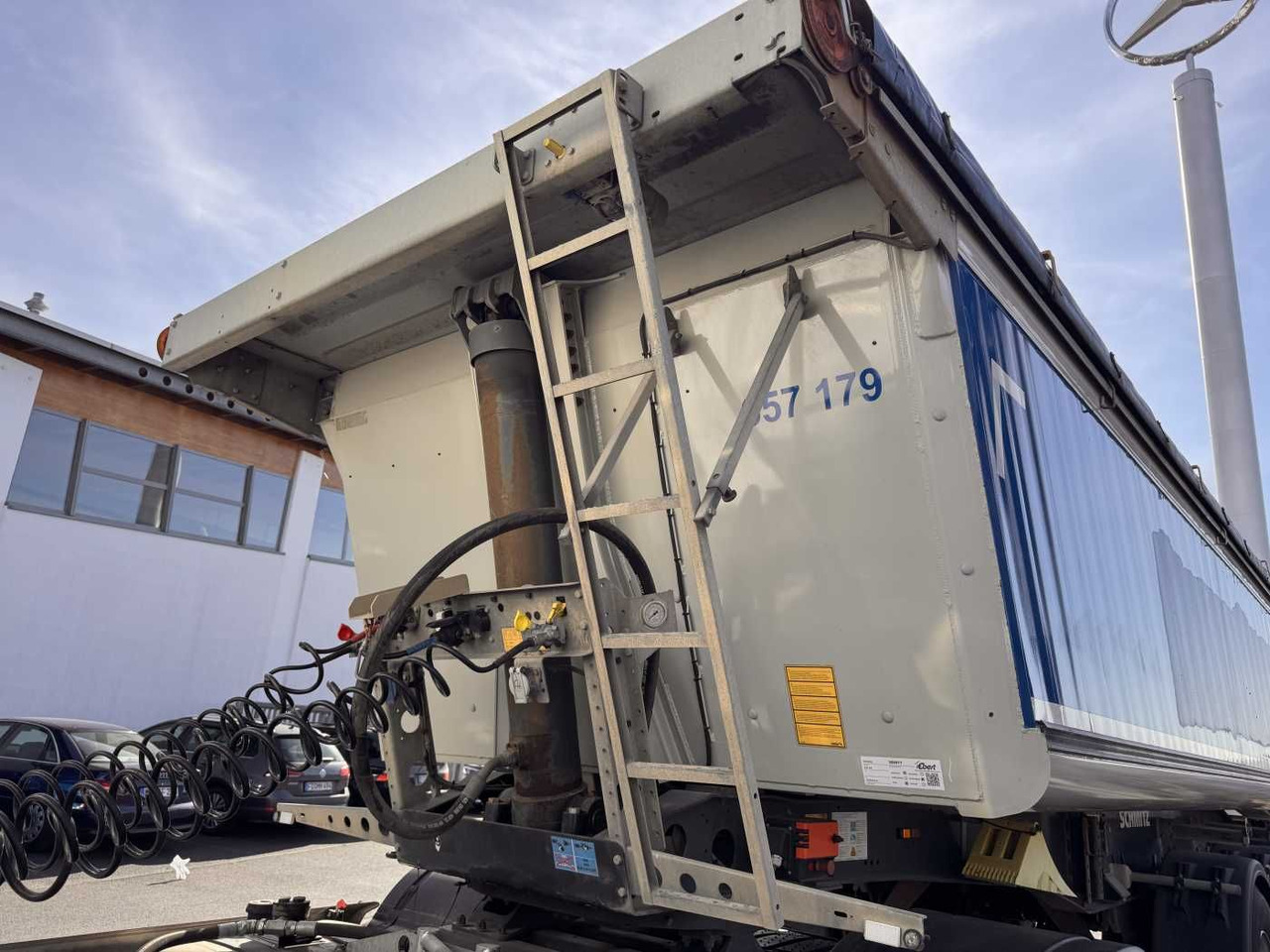 סמיטריילר עם מזהיר Schmitz Cargobull SGF*S3 SKI 24 SL 7.2 Mulde 23m³ Liftachse 5x Schmitz Cargobull SGF*S3 SKI 24 SL 7.2 Alu-Mulde 23m³ Liftachse: תמונה 10