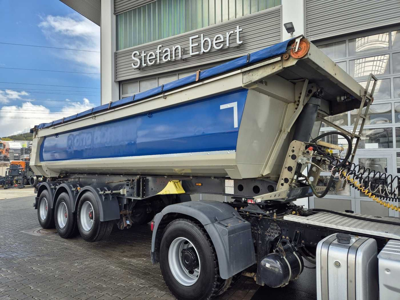 Schmitz Cargobull SGF*S3 SKI 24 SL 7.2 Mulde 23m³ Liftachse 5x - סמיטריילר עם מזהיר: תמונה 1 Schmitz Cargobull SGF*S3 SKI 24 SL 7.2 Mulde 23m³ Liftachse 5x - סמיטריילר עם מזהיר: תמונה 1