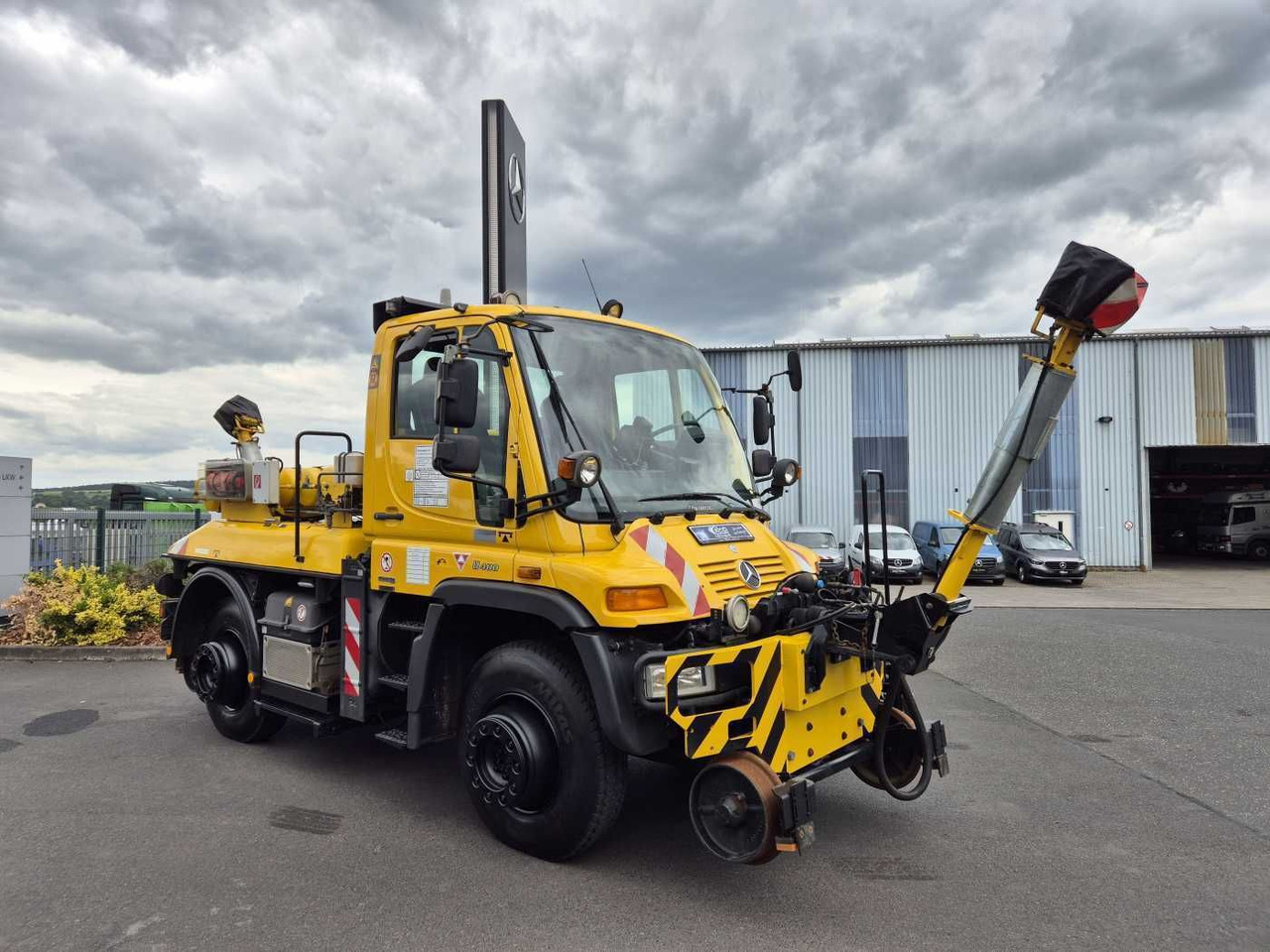 Unimog U400 4x4 Zweiwege ZAGRO 800t/52 Achsen Funk - משאית: תמונה 3 Unimog U400 4x4 Zweiwege ZAGRO 800t/52 Achsen Funk - משאית: תמונה 3