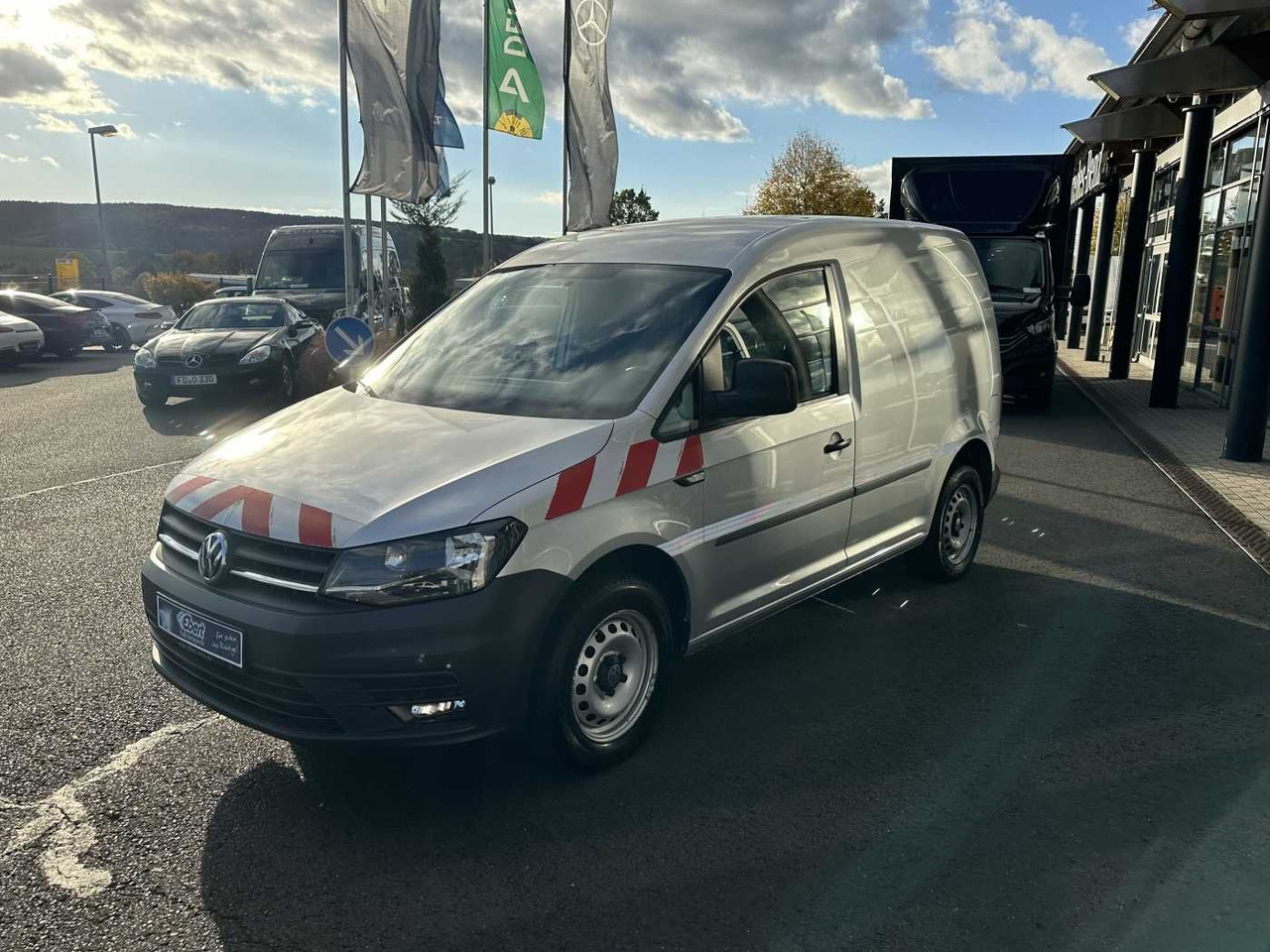 Volkswagen Caddy 1.6 TDI Klima Navi 8Räder Trennwand klappb - כלי רכב מסחרי קטן: תמונה 3 Volkswagen Caddy 1.6 TDI Klima Navi 8Räder Trennwand klappb - כלי רכב מסחרי קטן: תמונה 3