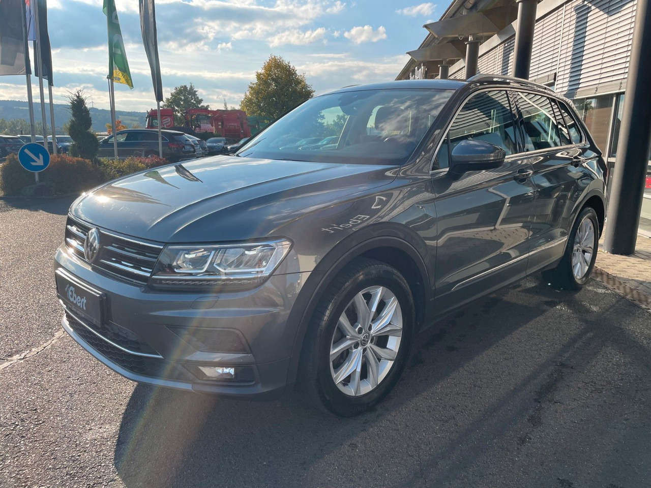 Volkswagen Tiguan 2.0 TSI Highline 4M AHK+LED+DAB+ACC+PDC - SUV: תמונה 2 Volkswagen Tiguan 2.0 TSI Highline 4M AHK+LED+DAB+ACC+PDC - SUV: תמונה 2