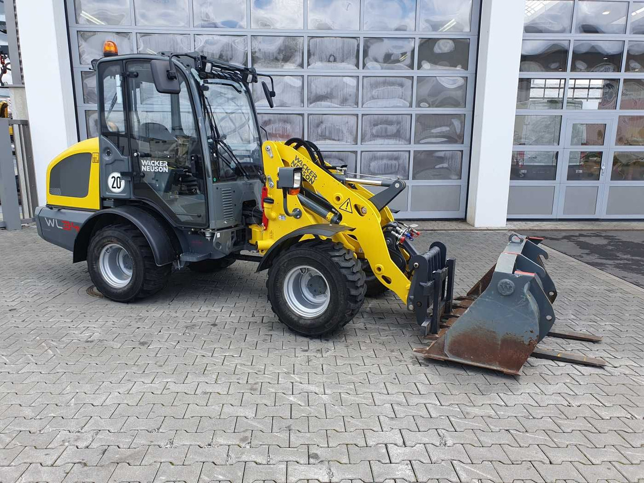 Wacker WL34 (RL40) / Schaufel + Gabel / nur 743h / 62PS - מעמיס גלגלים: תמונה 2 Wacker WL34 (RL40) / Schaufel + Gabel / nur 743h / 62PS - מעמיס גלגלים: תמונה 2