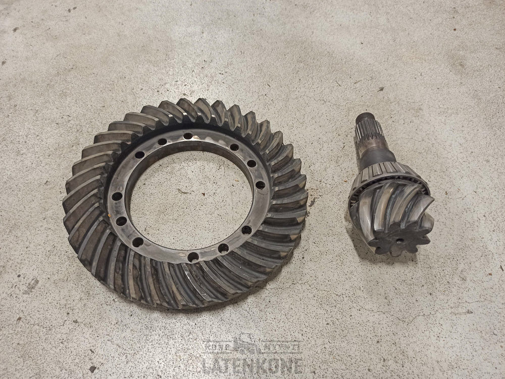 Volvo L70D Pinionakseli ja lautaspyörä / Drive gear - תמסורת עבור מכונת בנייה: תמונה 1 Volvo L70D Pinionakseli ja lautaspyörä / Drive gear - תמסורת עבור מכונת בנייה: תמונה 1
