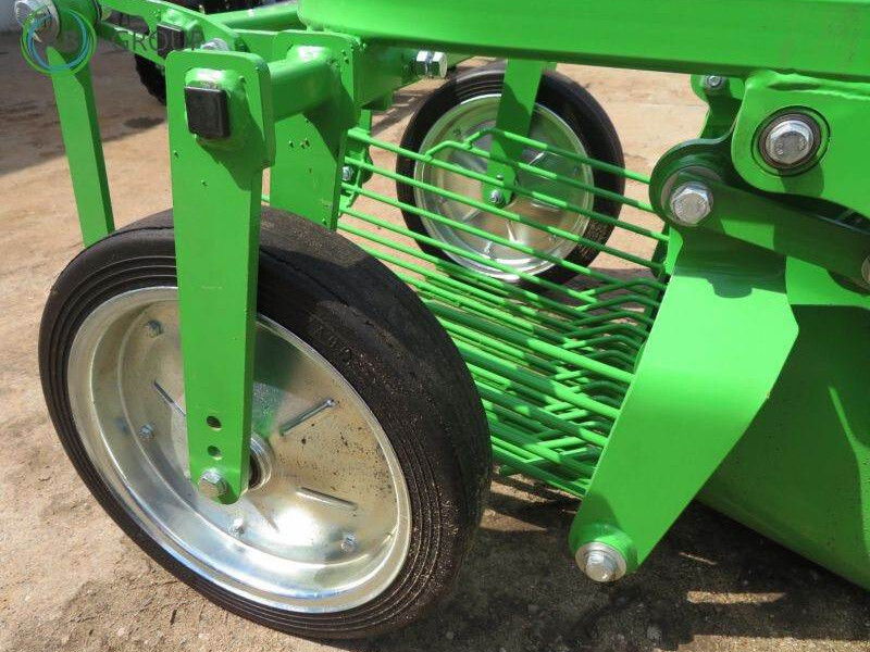 Bomet kopaczka wibracyjna z wyrzutem do tyłu Ursa Z655/1 - מקצרת תפוחי אדמה: תמונה 3 Bomet kopaczka wibracyjna z wyrzutem do tyłu Ursa Z655/1 - מקצרת תפוחי אדמה: תמונה 3