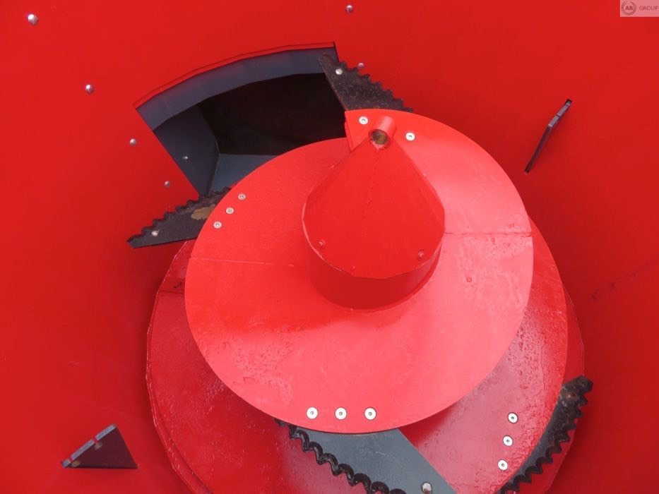 Fimaks Vertical Mixer feeder 5,5 m3 - עגלת מערבל מספוא: תמונה 4 Fimaks Vertical Mixer feeder 5,5 m3 - עגלת מערבל מספוא: תמונה 4