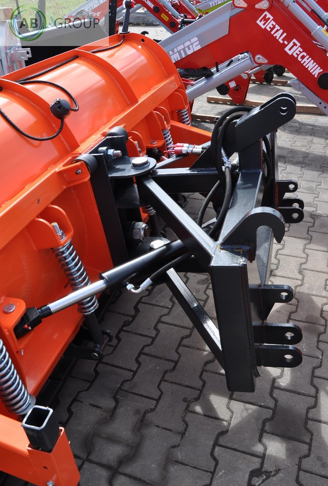 Metal-Technik snow plow 3.0 m category II - מחרשת שלג עבור מכונה חקלאית: תמונה 5 Metal-Technik snow plow 3.0 m category II - מחרשת שלג עבור מכונה חקלאית: תמונה 5