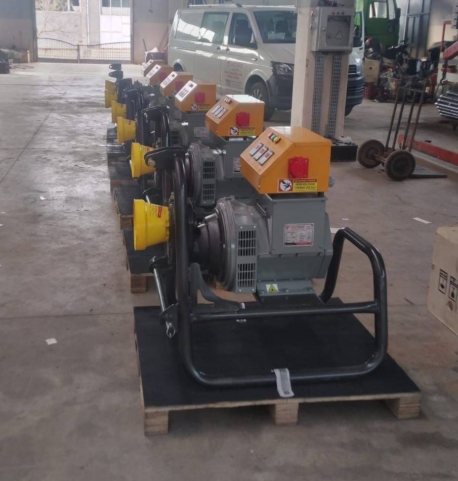 PTO driven power generator AKS38SRL - on stock - ערכת גנרטורים: תמונה 1 PTO driven power generator AKS38SRL - on stock - ערכת גנרטורים: תמונה 1