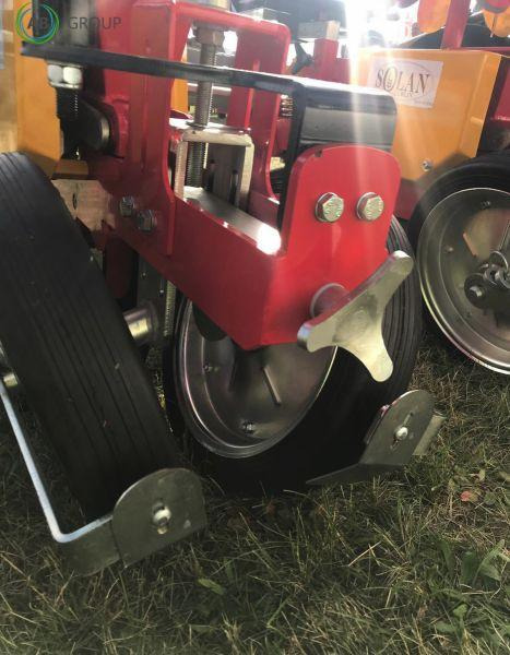 Semi-automatic carousel planter 2 rows Solan S219 K - ציוד זריעה: תמונה 4 Semi-automatic carousel planter 2 rows Solan S219 K - ציוד זריעה: תמונה 4