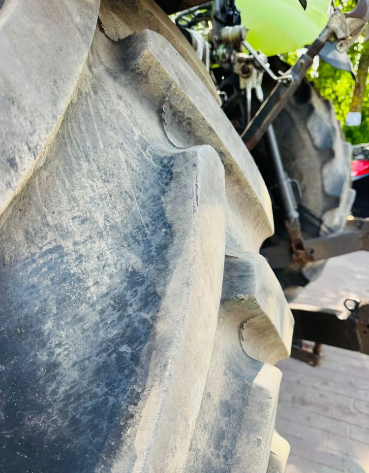 טרקטור חקלאי Claas Axion 850: תמונה 17