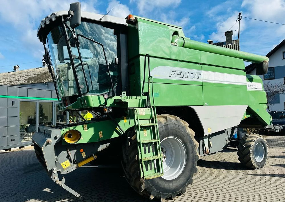 Fendt 5220E - מקצרת קומבינה: תמונה 4 Fendt 5220E - מקצרת קומבינה: תמונה 4