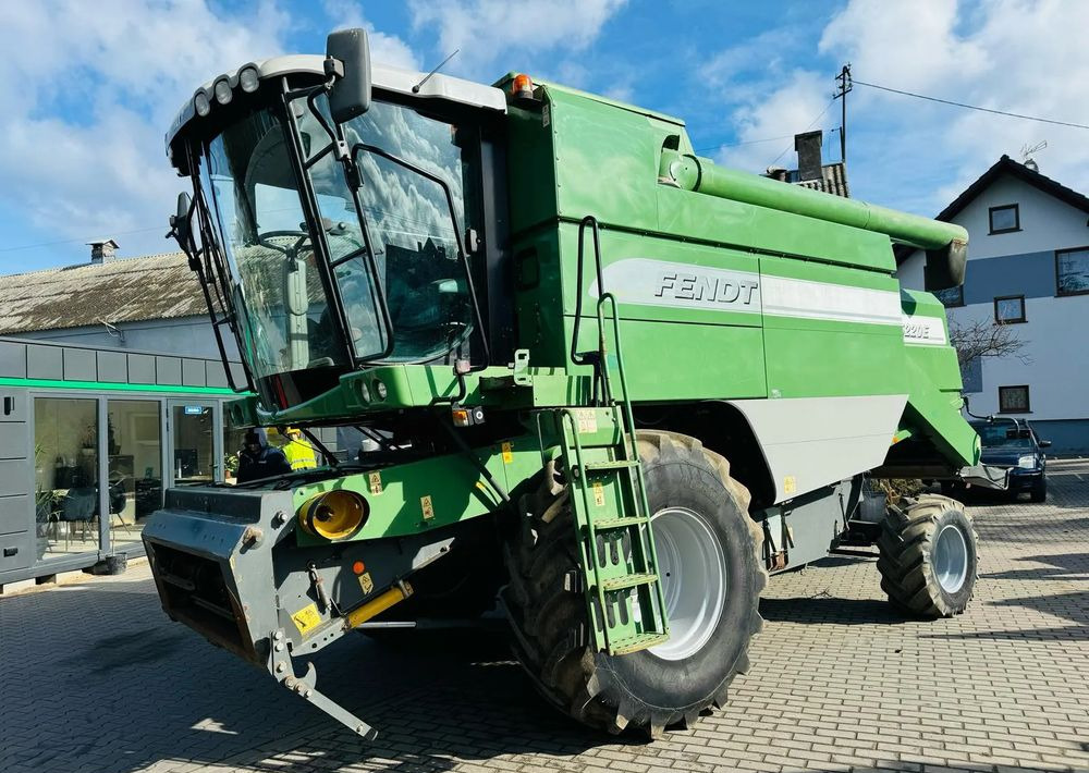 Fendt 5220E - מקצרת קומבינה: תמונה 2 Fendt 5220E - מקצרת קומבינה: תמונה 2