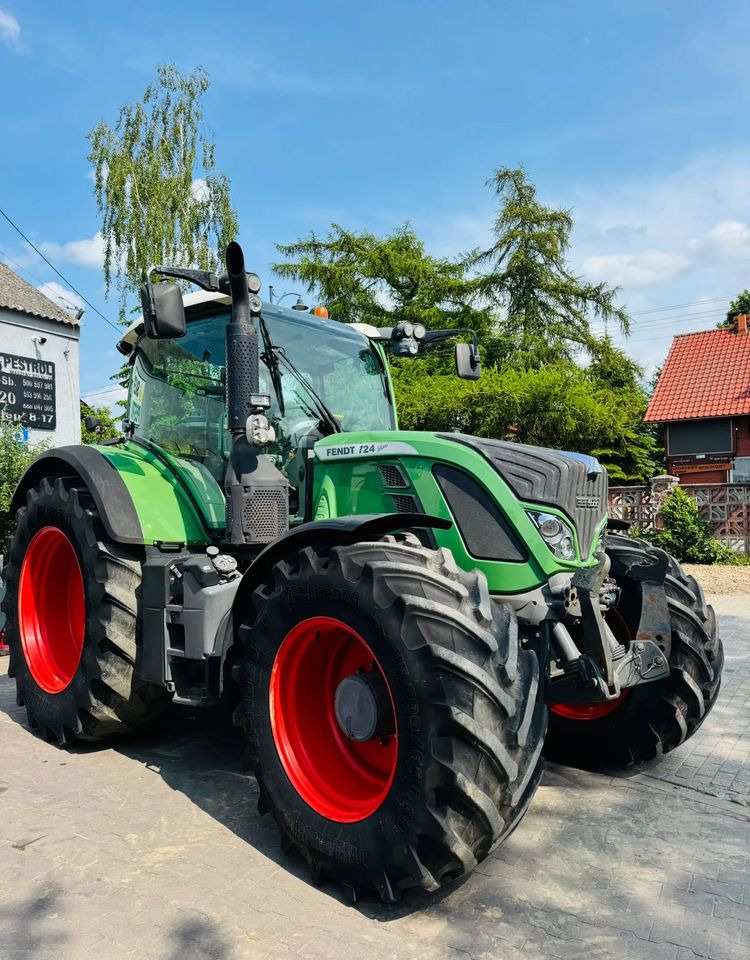 Fendt 724 - טרקטור חקלאי: תמונה 2 Fendt 724 - טרקטור חקלאי: תמונה 2