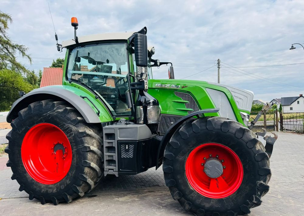 Fendt 828 Vario Profi Plus - טרקטור חקלאי: תמונה 2 Fendt 828 Vario Profi Plus - טרקטור חקלאי: תמונה 2