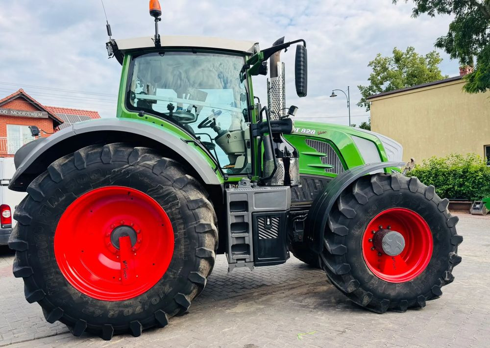 Fendt 828 Vario Profi Plus - טרקטור חקלאי: תמונה 4 Fendt 828 Vario Profi Plus - טרקטור חקלאי: תמונה 4