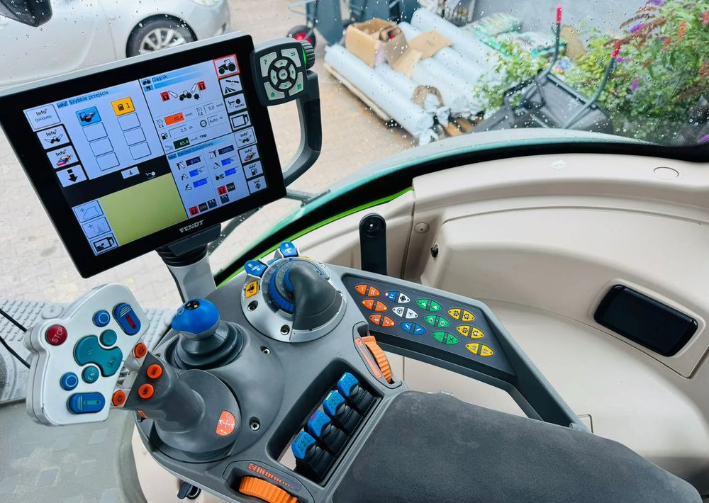טרקטור חקלאי Fendt 828 Vario Profi Plus: תמונה 10