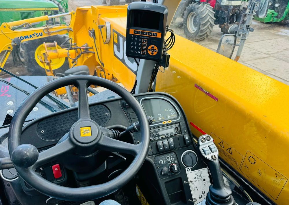 מפעיל טלסקופי JCB 550-80 Agri Plus: תמונה 14