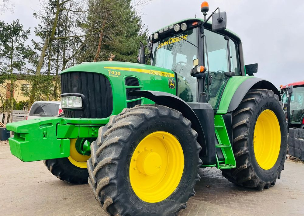 John Deere 7430 - טרקטור חקלאי: תמונה 1 John Deere 7430 - טרקטור חקלאי: תמונה 1