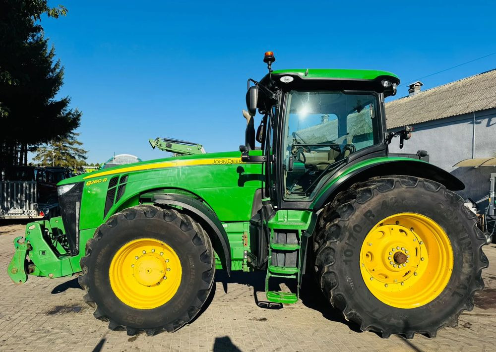 John Deere 8260R - טרקטור חקלאי: תמונה 5 John Deere 8260R - טרקטור חקלאי: תמונה 5