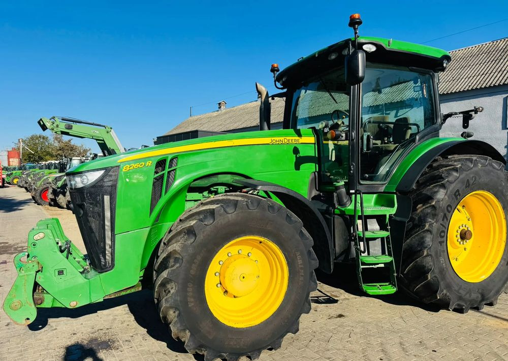 John Deere 8260R - טרקטור חקלאי: תמונה 2 John Deere 8260R - טרקטור חקלאי: תמונה 2