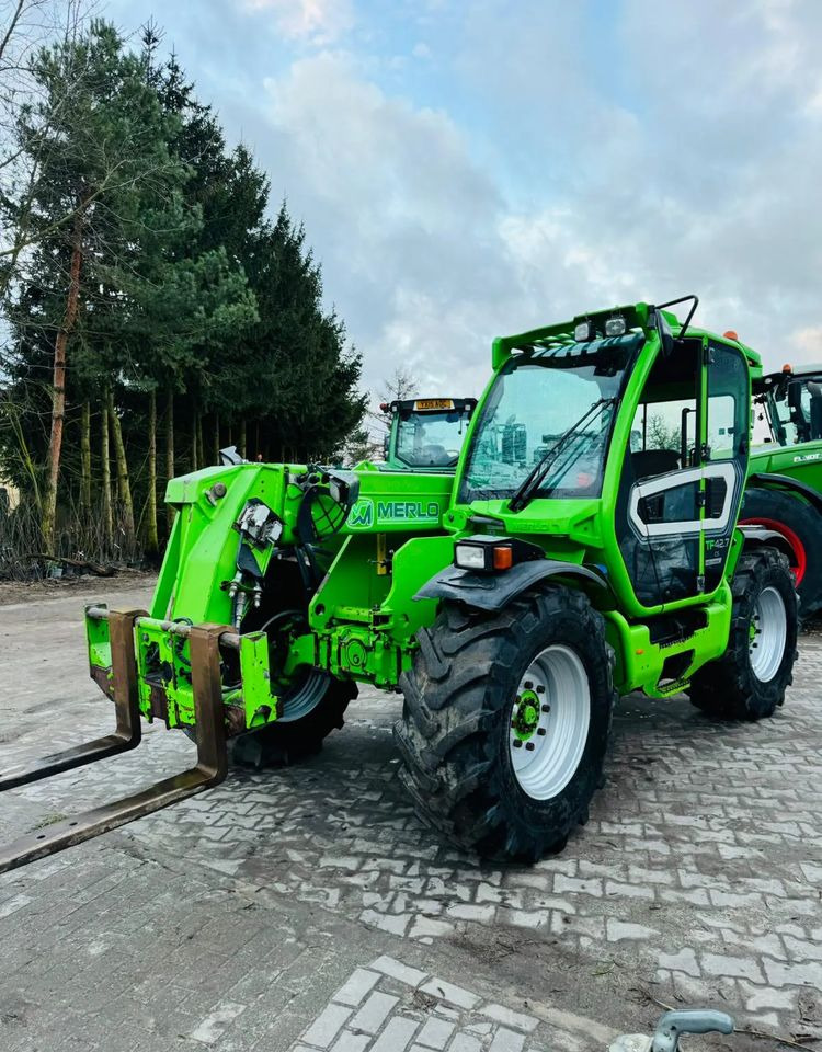 Merlo TF 42.7 CS - מפעיל טלסקופי: תמונה 1 Merlo TF 42.7 CS - מפעיל טלסקופי: תמונה 1