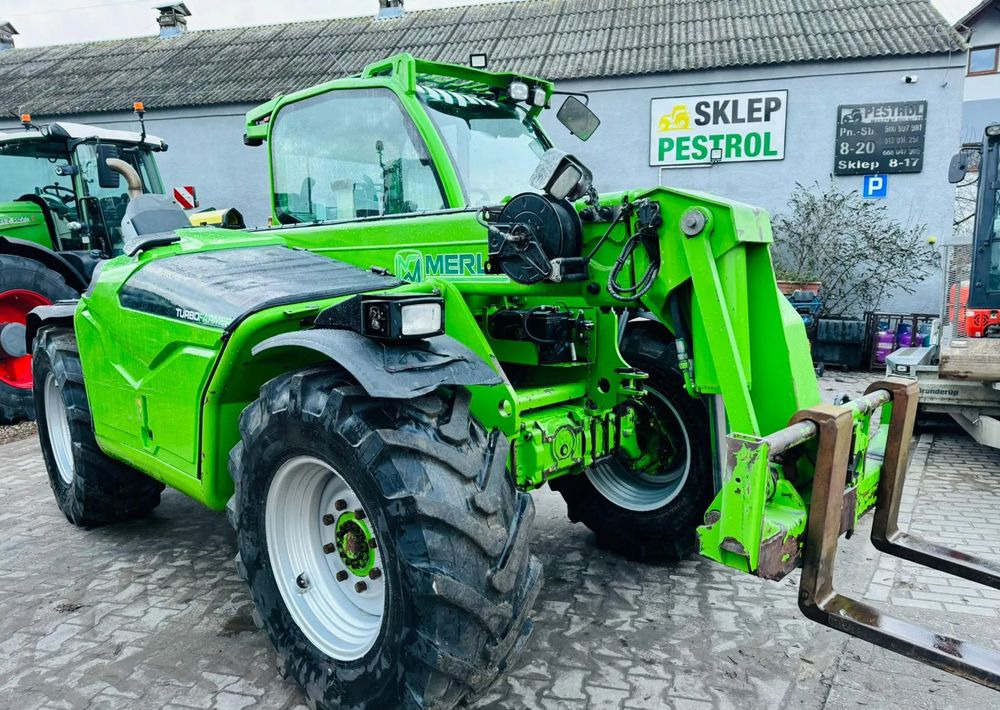 Merlo TF 42.7 CS - מפעיל טלסקופי: תמונה 3 Merlo TF 42.7 CS - מפעיל טלסקופי: תמונה 3