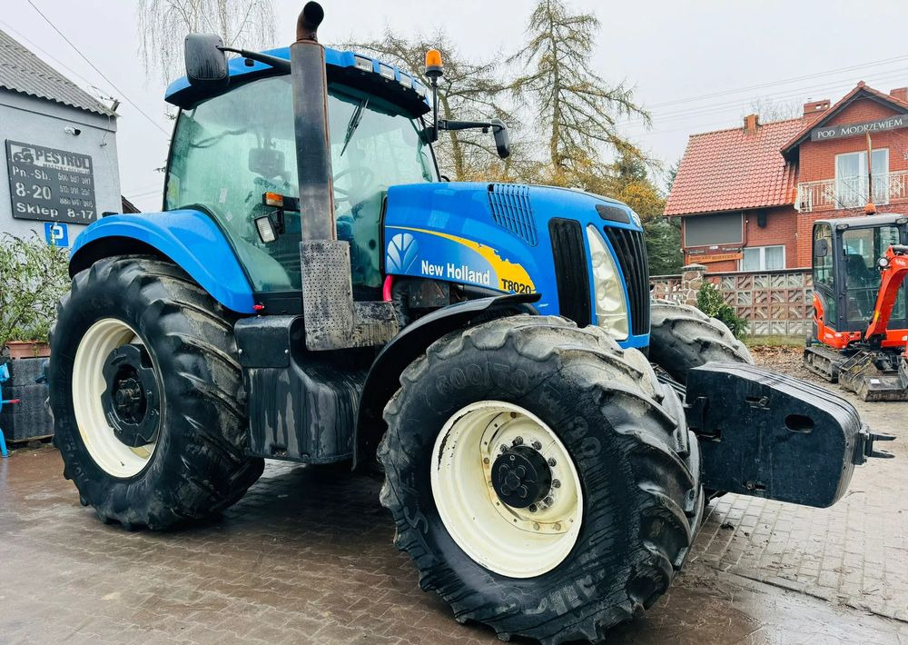 New Holland T8020 - טרקטור חקלאי: תמונה 4 New Holland T8020 - טרקטור חקלאי: תמונה 4