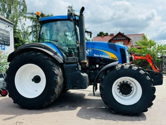 New Holland T8020 - טרקטור חקלאי: תמונה 3 New Holland T8020 - טרקטור חקלאי: תמונה 3