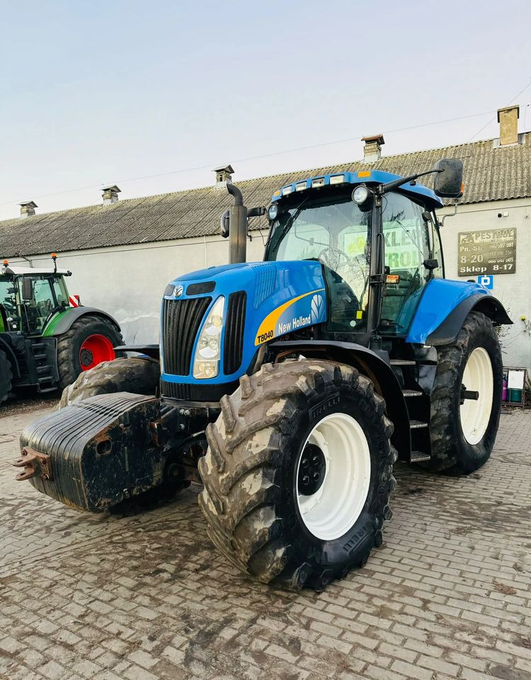 New Holland T8040 - טרקטור חקלאי: תמונה 2 New Holland T8040 - טרקטור חקלאי: תמונה 2