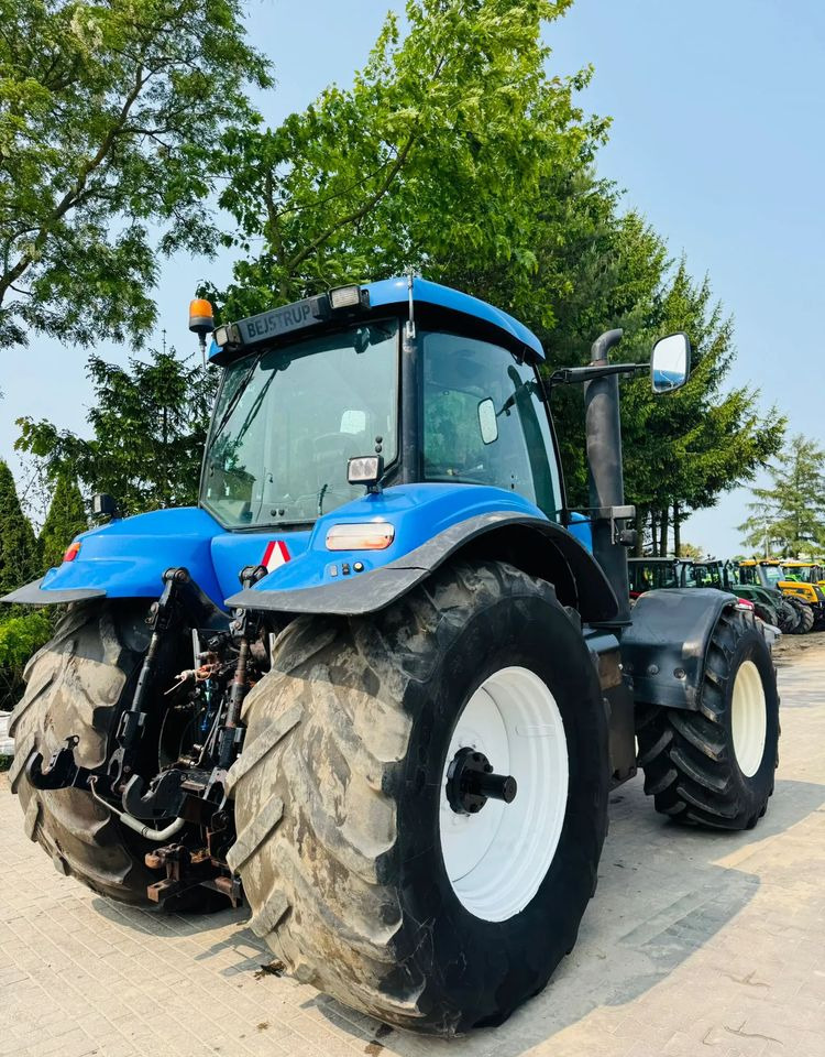 New Holland T8040 - טרקטור חקלאי: תמונה 3 New Holland T8040 - טרקטור חקלאי: תמונה 3