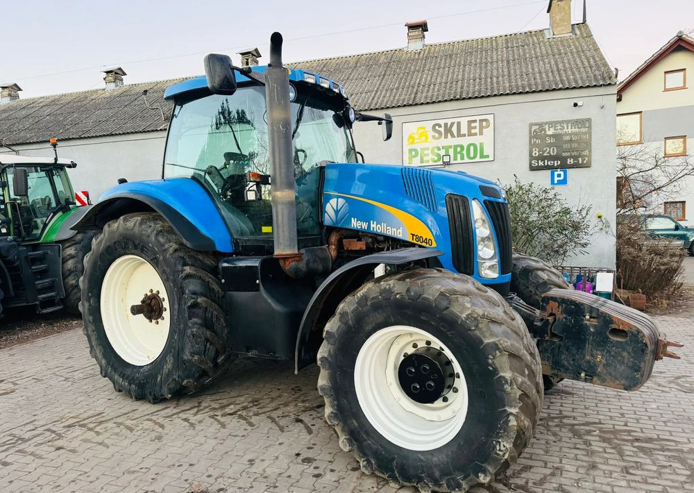 New Holland T8040 - טרקטור חקלאי: תמונה 5 New Holland T8040 - טרקטור חקלאי: תמונה 5