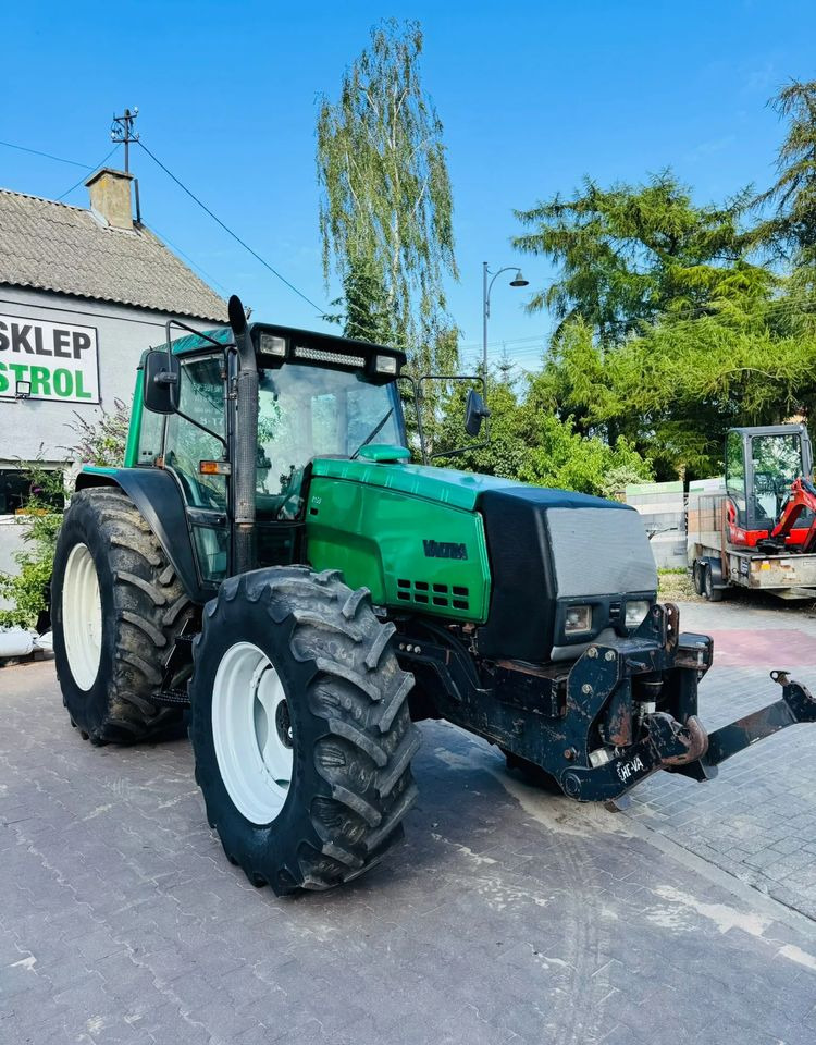 Valtra 8150 - טרקטור חקלאי: תמונה 1 Valtra 8150 - טרקטור חקלאי: תמונה 1