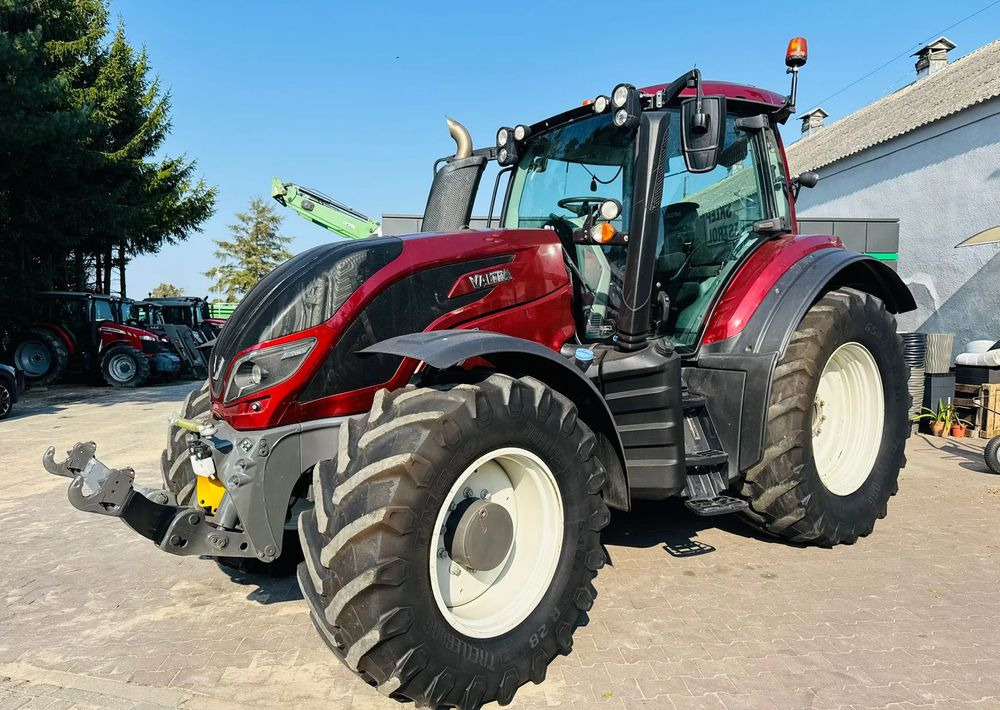 Valtra T174 Versu - טרקטור חקלאי: תמונה 1 Valtra T174 Versu - טרקטור חקלאי: תמונה 1