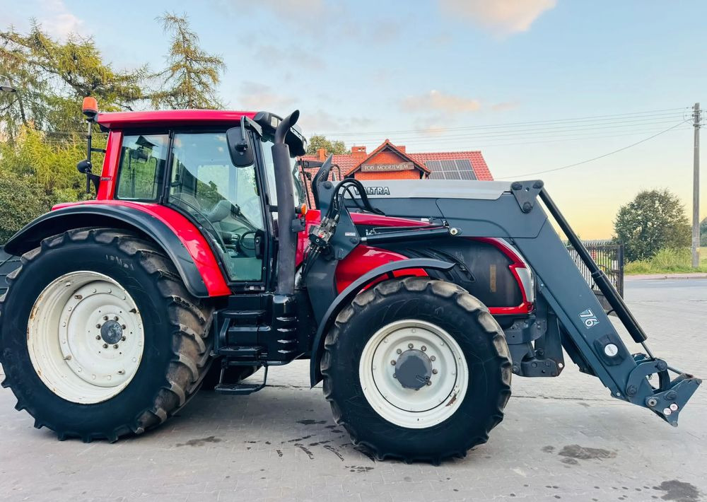 Valtra T213 Versu - טרקטור חקלאי: תמונה 2 Valtra T213 Versu - טרקטור חקלאי: תמונה 2