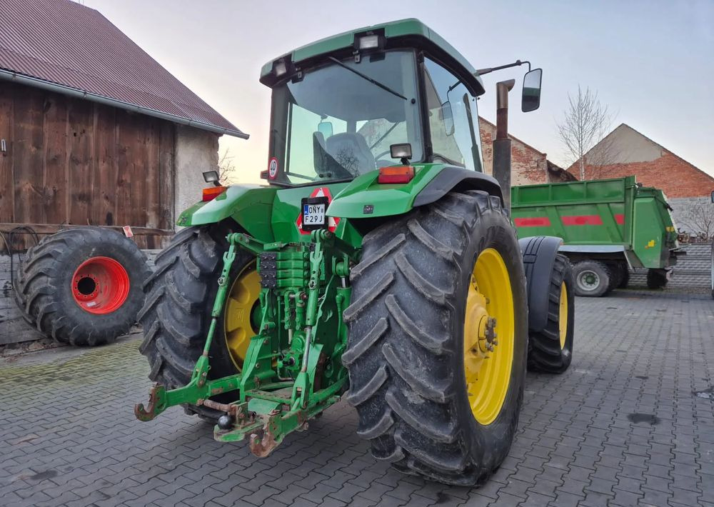 John Deere 8310 - טרקטור חקלאי: תמונה 3 John Deere 8310 - טרקטור חקלאי: תמונה 3