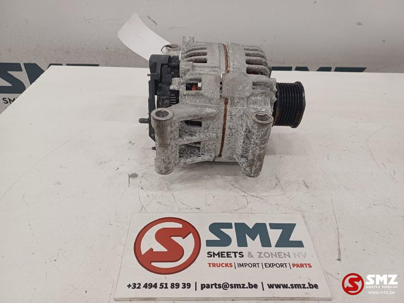 Caterpillar Alternator Caterpillar - אלטרנטור עבור ציוד לטיפול בחומרים: תמונה 1 Caterpillar Alternator Caterpillar - אלטרנטור עבור ציוד לטיפול בחומרים: תמונה 1