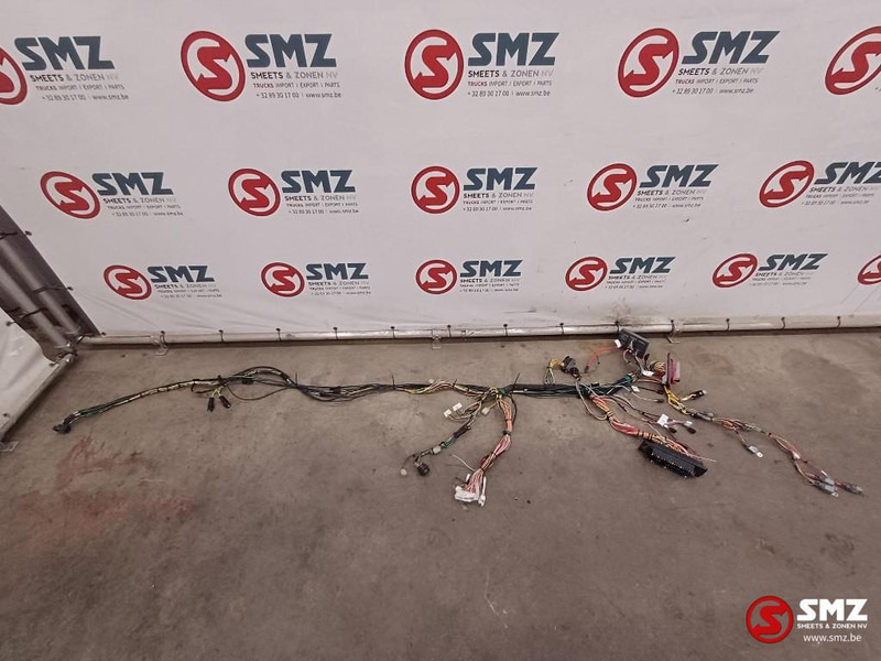 Caterpillar Cabin wire harness Caterpillar - כבלים/ רתמת חוט עבור משאית: תמונה 1 Caterpillar Cabin wire harness Caterpillar - כבלים/ רתמת חוט עבור משאית: תמונה 1