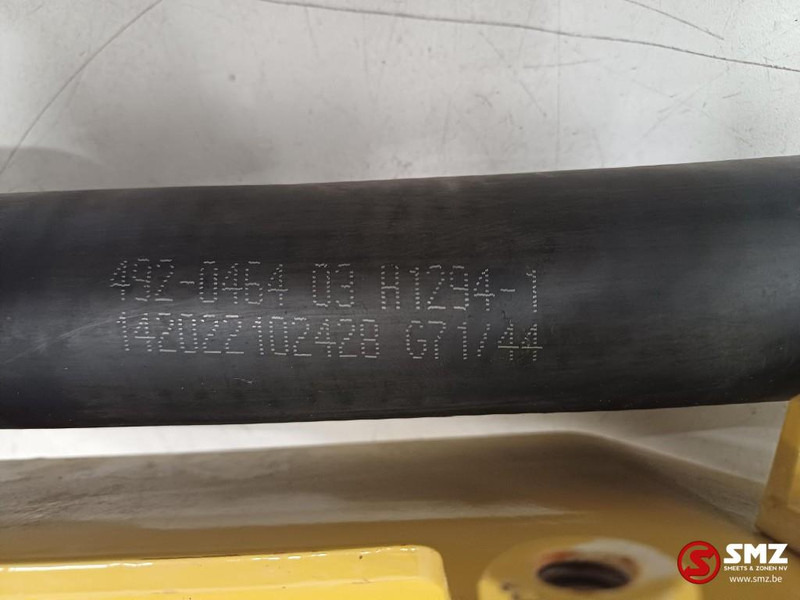 Caterpillar Hose + cap engine oil filler + plates Caterpillar - מנוע וחלקים עבור ציוד לטיפול בחומרים: תמונה 3 Caterpillar Hose + cap engine oil filler + plates Caterpillar - מנוע וחלקים עבור ציוד לטיפול בחומרים: תמונה 3