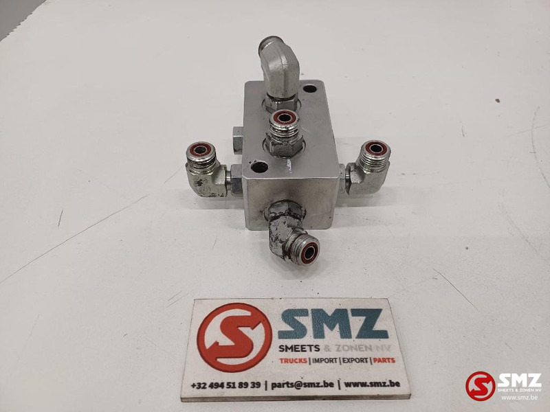 Caterpillar Hydraulic block Caterpillar - חלקי הידרוליקה עבור משאית: תמונה 3 Caterpillar Hydraulic block Caterpillar - חלקי הידרוליקה עבור משאית: תמונה 3