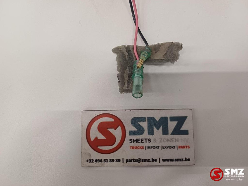 Caterpillar Lightning wire harness Caterpillar - כבלים/ רתמת חוט עבור משאית: תמונה 2 Caterpillar Lightning wire harness Caterpillar - כבלים/ רתמת חוט עבור משאית: תמונה 2