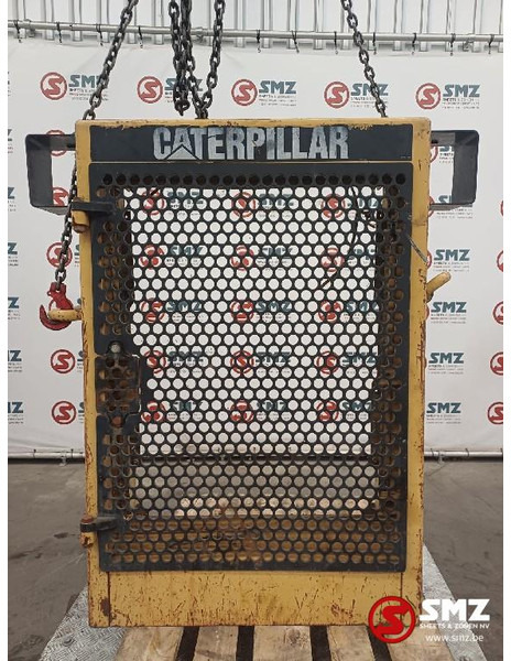 Caterpillar Occ grille D6M Caterpillar - מכסה מנוע: תמונה 1 Caterpillar Occ grille D6M Caterpillar - מכסה מנוע: תמונה 1