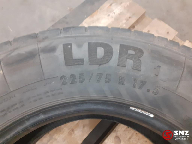 Continental Occ vrachtwagenband Continental 225/75R17.5 - צמיג עבור משאית: תמונה 3 Continental Occ vrachtwagenband Continental 225/75R17.5 - צמיג עבור משאית: תמונה 3