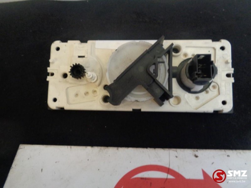 DAF Daf xf 105 ac control unit 9041702667 - חימום/ אוורור עבור משאית: תמונה 2 DAF Daf xf 105 ac control unit 9041702667 - חימום/ אוורור עבור משאית: תמונה 2