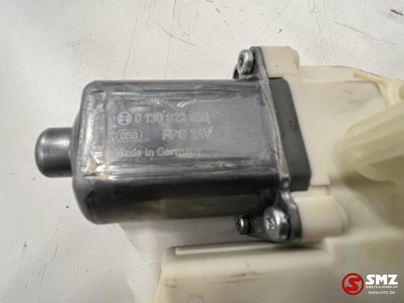 DAF Raambediening rechts DAF 2148562 - מנוע הרמת חלון עבור משאית: תמונה 4 DAF Raambediening rechts DAF 2148562 - מנוע הרמת חלון עבור משאית: תמונה 4