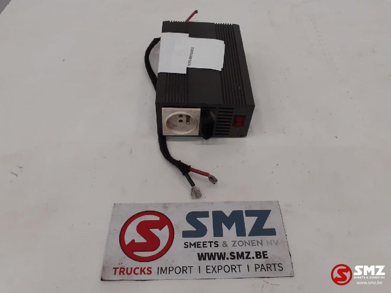 Diversen Occ omvormer AFX 24V-230V 500W - מערכת חשמל עבור משאית: תמונה 4 Diversen Occ omvormer AFX 24V-230V 500W - מערכת חשמל עבור משאית: תמונה 4