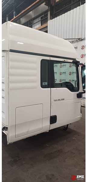 MAN Occ cabine RHD MAN TGX - תא ופנים הרכב עבור משאית: תמונה 5 MAN Occ cabine RHD MAN TGX - תא ופנים הרכב עבור משאית: תמונה 5