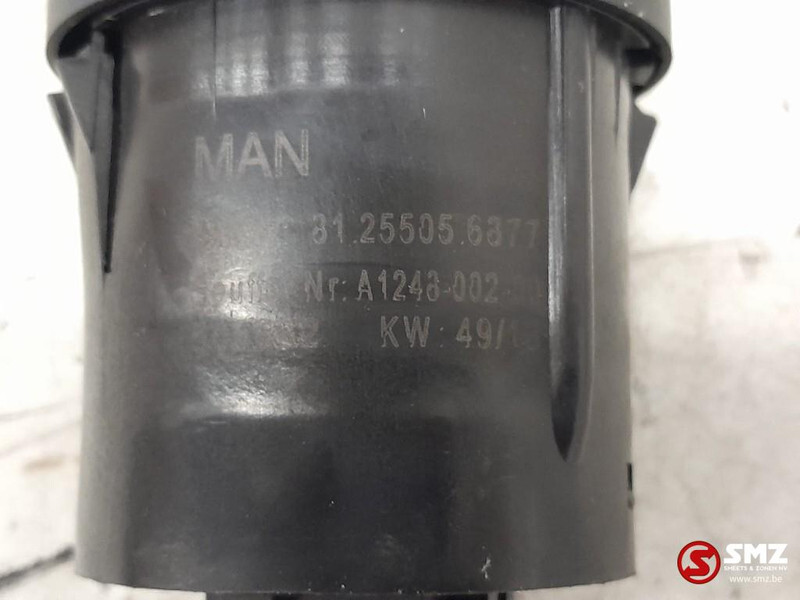MAN Occ lichtschakelaar MAN - מערכת חשמל עבור משאית: תמונה 4 MAN Occ lichtschakelaar MAN - מערכת חשמל עבור משאית: תמונה 4