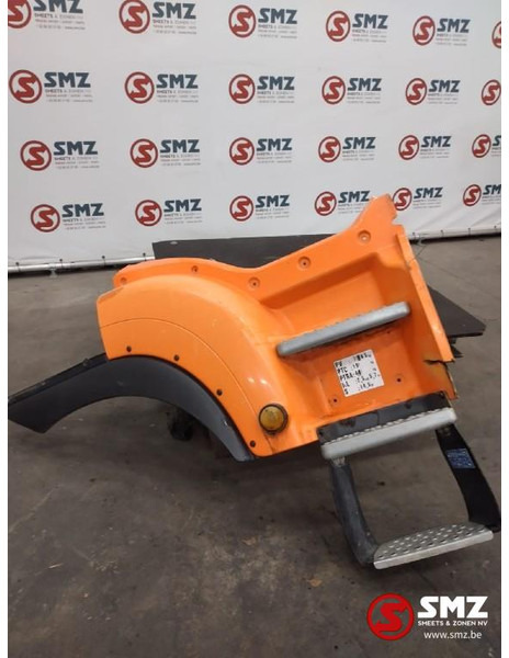 MAN Occ opstapbak rechts MAN - תא ופנים הרכב עבור משאית: תמונה 1 MAN Occ opstapbak rechts MAN - תא ופנים הרכב עבור משאית: תמונה 1