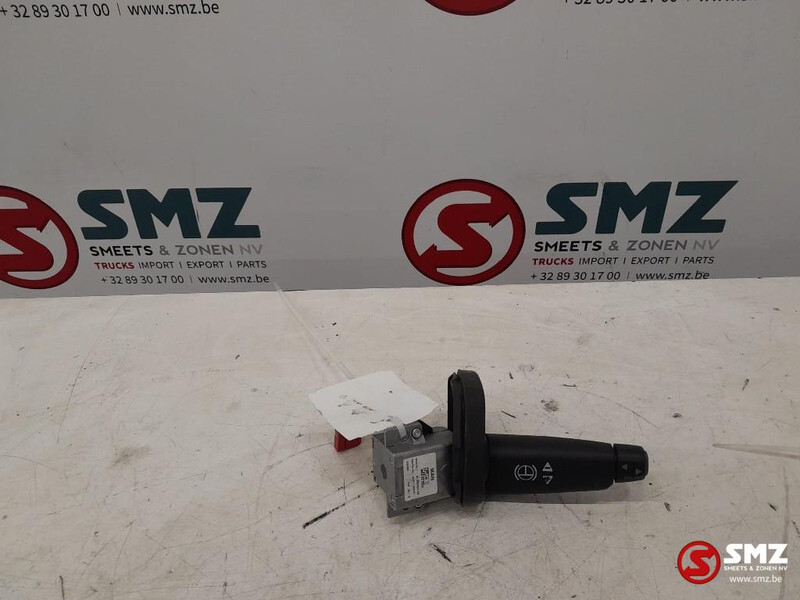MAN Occ stuurkolomschakelaar retarder MAN - מערכת חשמל עבור משאית: תמונה 1 MAN Occ stuurkolomschakelaar retarder MAN - מערכת חשמל עבור משאית: תמונה 1