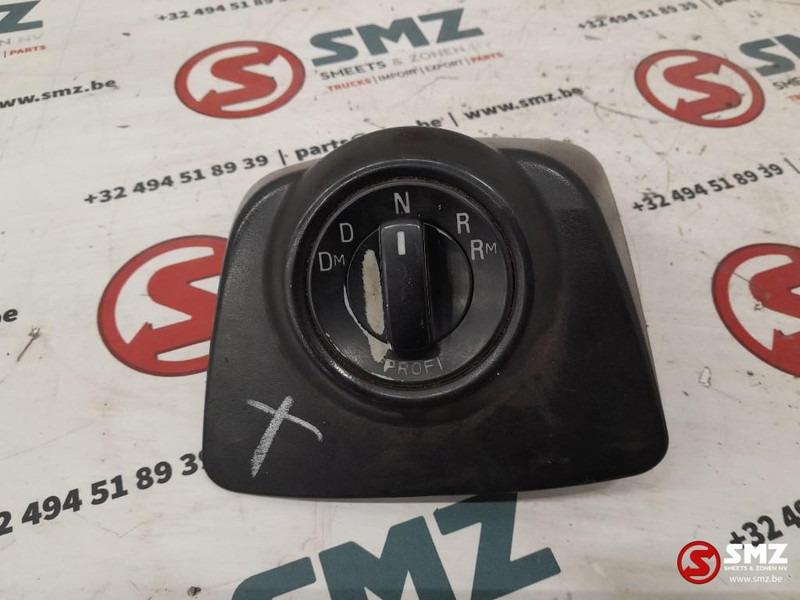 MAN Occ versnellingskeuzeschakelaar MAN - תא ופנים הרכב עבור משאית: תמונה 1 MAN Occ versnellingskeuzeschakelaar MAN - תא ופנים הרכב עבור משאית: תמונה 1